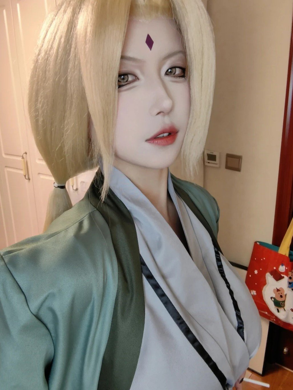 cosplay Tsunade chân thật