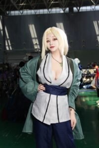 cosplay Tsunade hiện đại