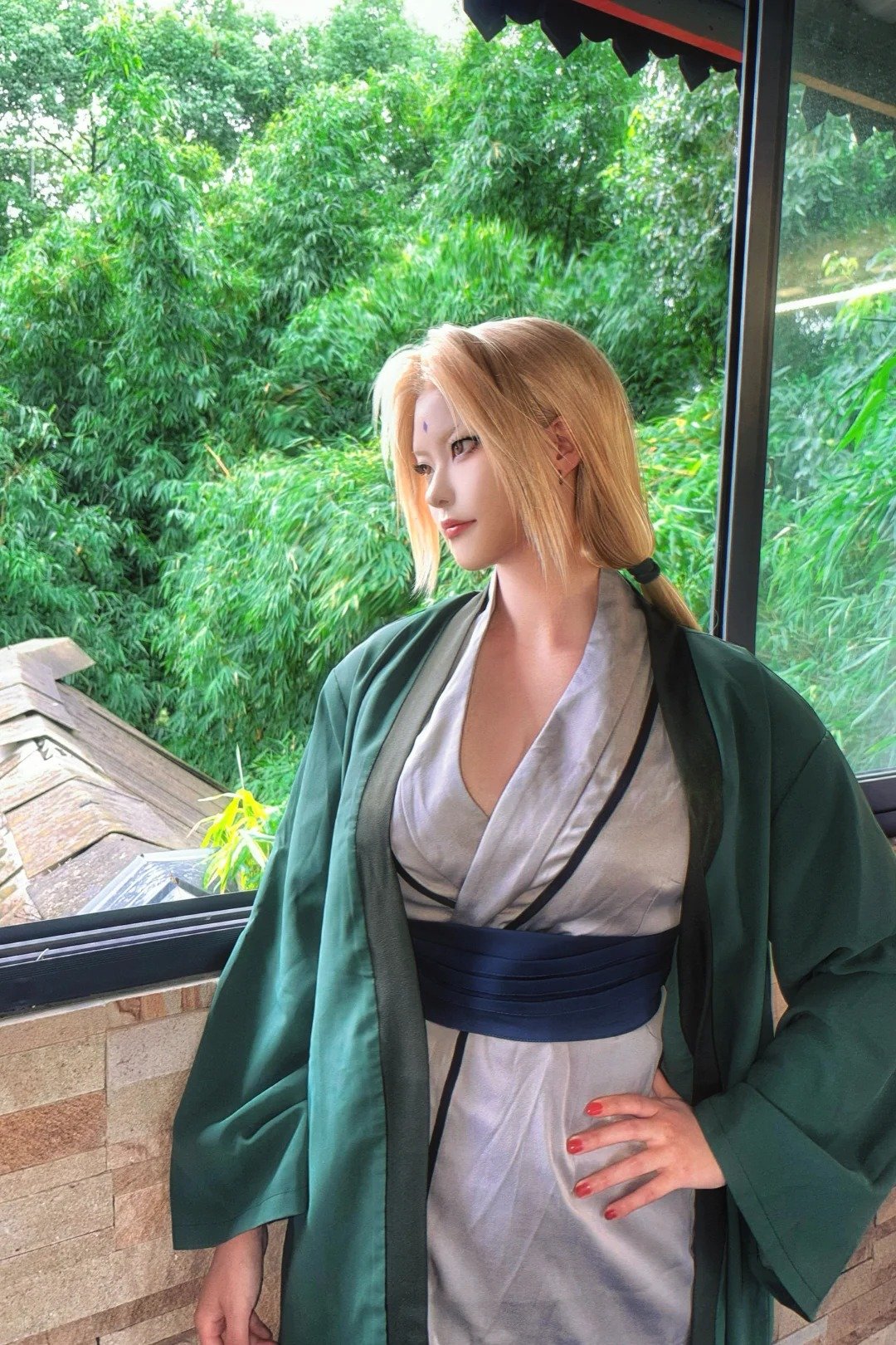 cosplay Tsunade phiên bản nữ