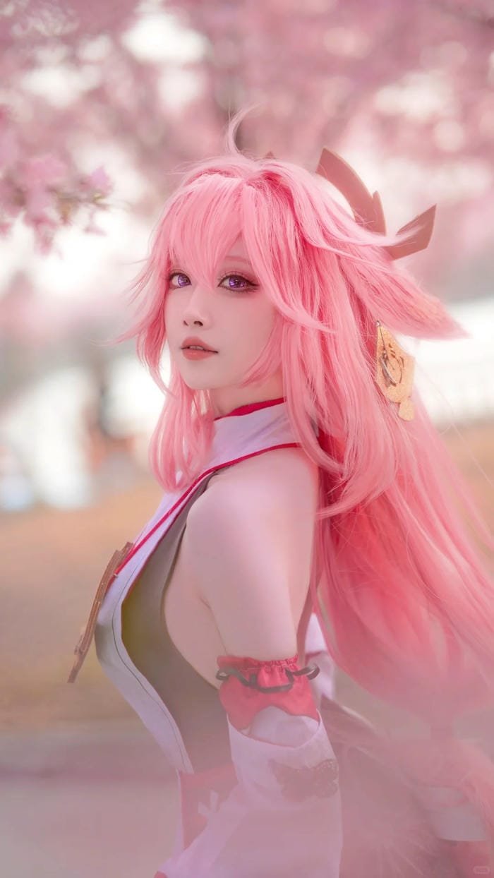 cosplay Yae Miko chuẩn game