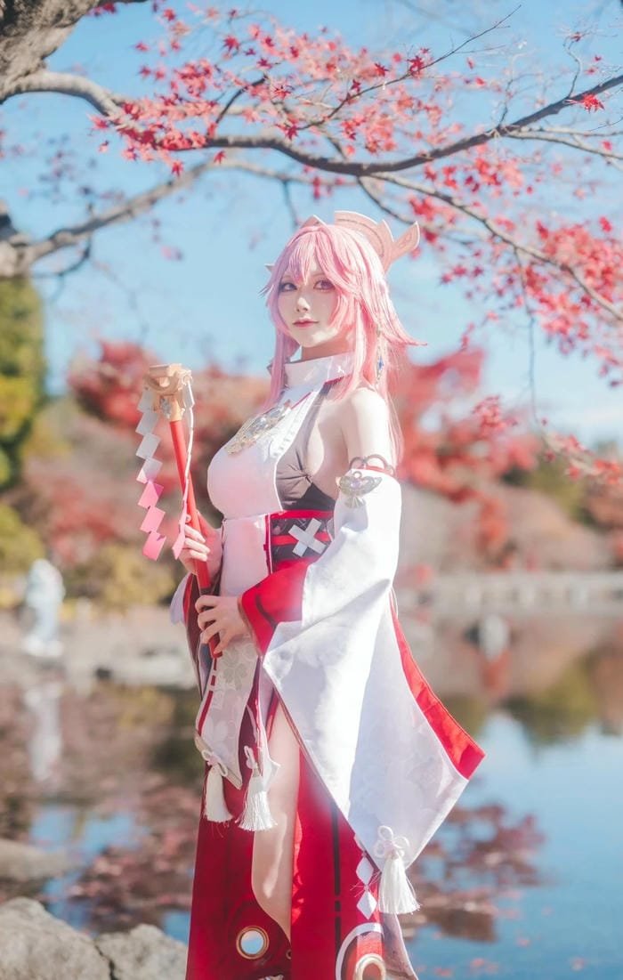 cosplay Yae Miko hiện đại