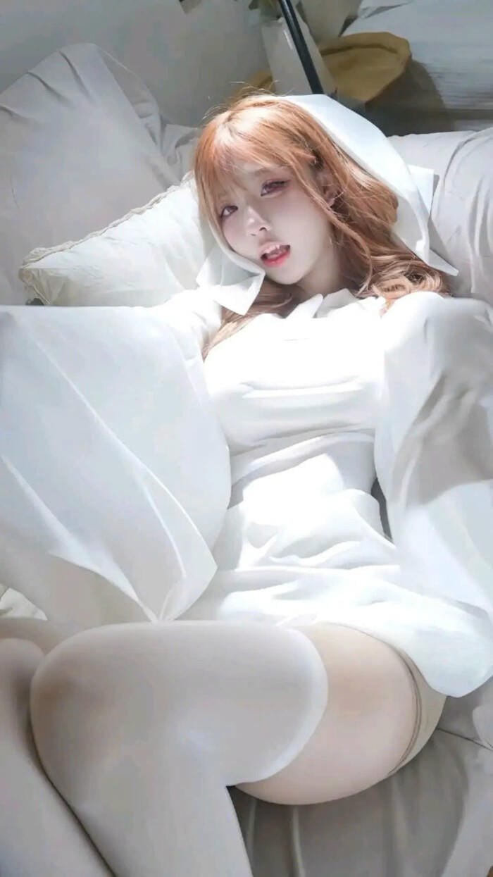 cosplay ma nữ mặt trắng