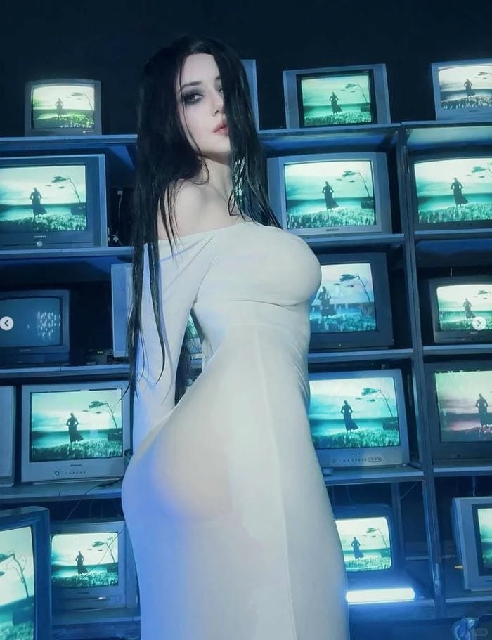 cosplay ma nữ tối giản