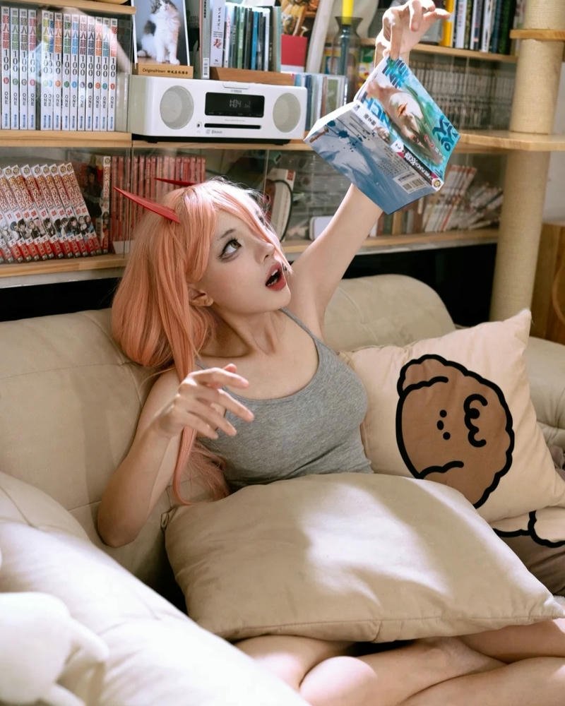 gái xinh cosplay nhân vật anime sáng