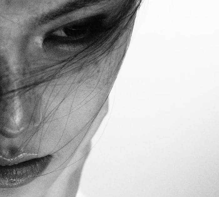 hiệu ứng sẫm avatar đen trắng