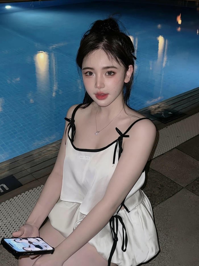 hình ảnh Trần Huyền Châu dễ thương