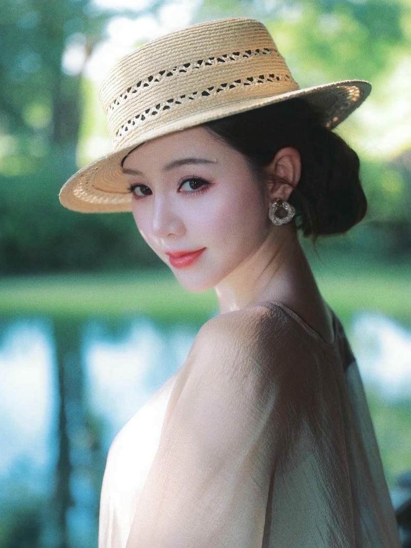 quỳnh kool sexy đẹp phong cách hiện đại