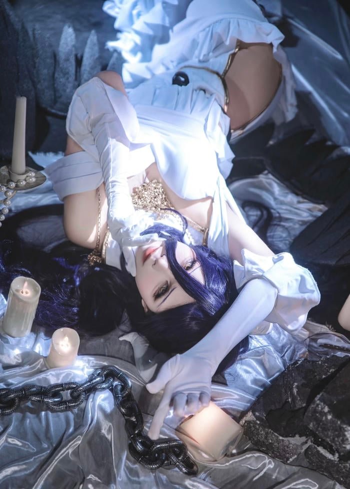 Albedo cosplay tái hiện nhân vật theo hướng nghệ thuật