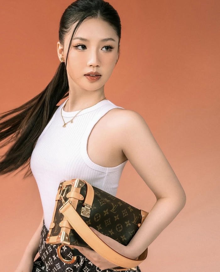 Amee sexy biểu cảm tự nhiên