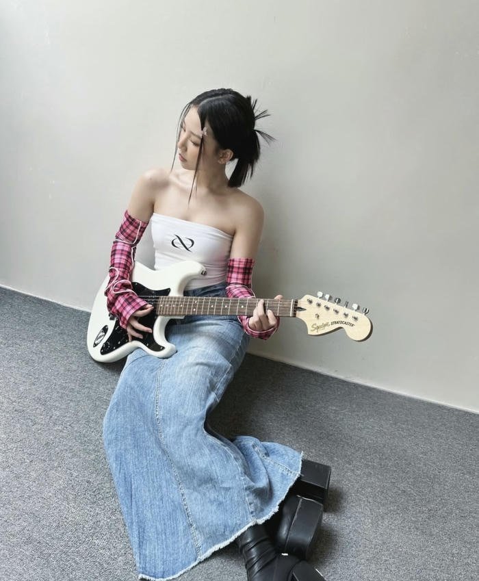 Amee sexy dáng váy duyên dáng