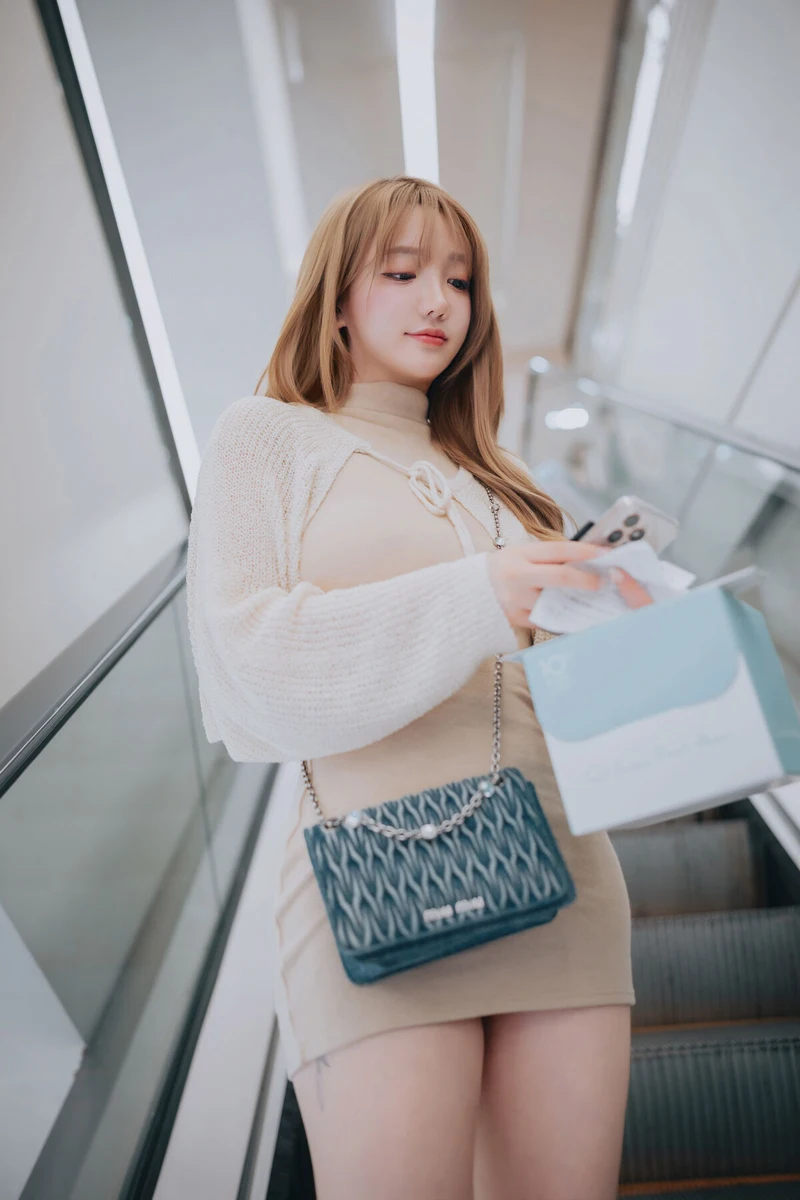 Ảnh Lồn Còn Trinh Mềm Mại Thơm Tho