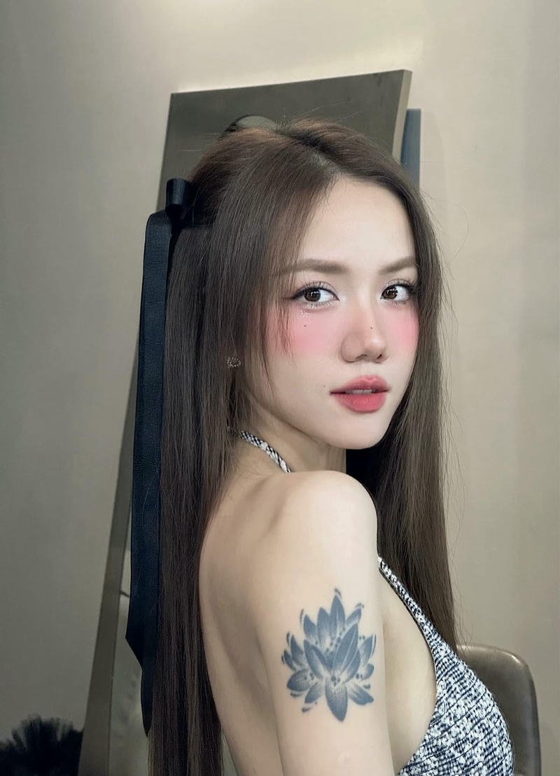 Ảnh Phương Ly sexy phong cách trẻ trung hiện đại