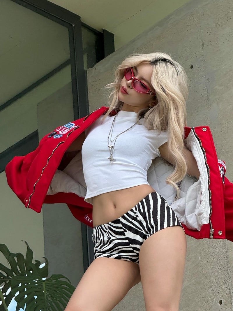 Ảnh sexy Ciin Bùi Thảo Ly lookbook hiện đại