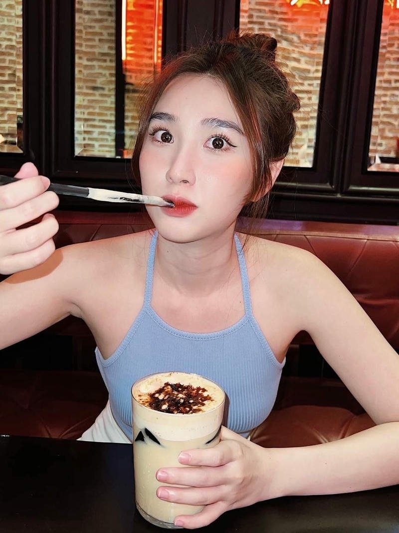 Ảnh sexy bikini Thanh Mèo tự tin