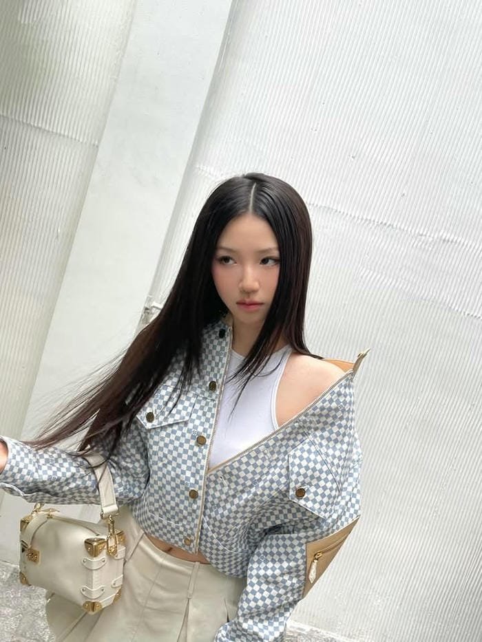 Ảnh sexy của Amee dáng đứng đẹp