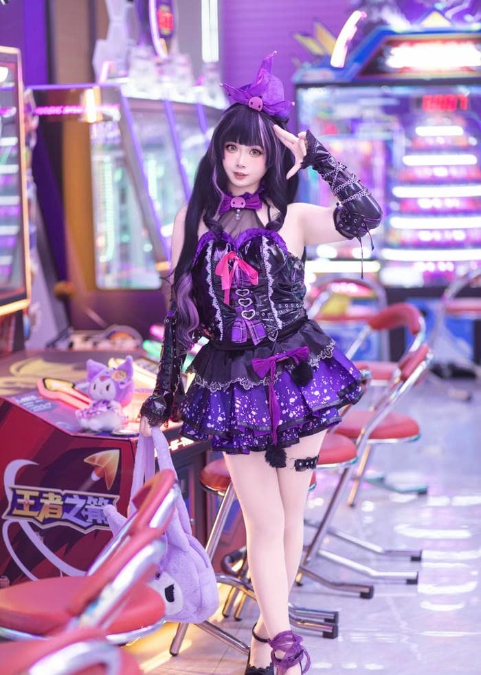 Bức hình cosplay kurumi tái hiện dáng vẻ nổi loạn