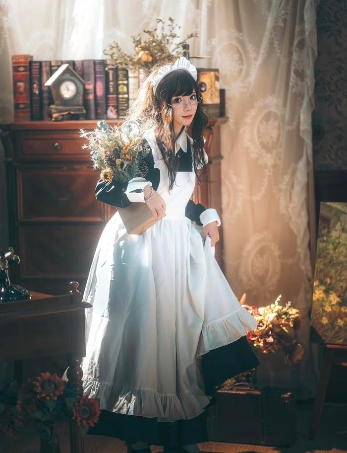 Bức hình cosplay maid khắc họa vẻ kín đáo hài hòa