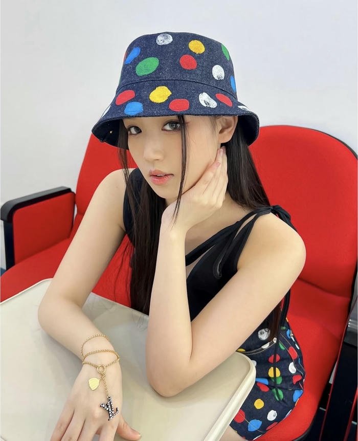 Cô gái Amee sexy thần sắc rạng ngời