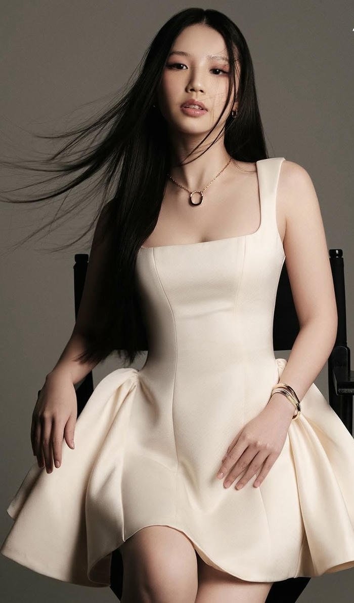 Gái xinh Amee sexy diện váy trắng tinh tế