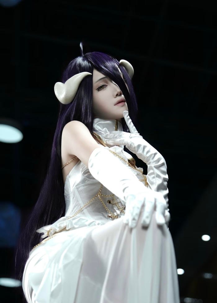 Hình albedo cosplay tái hiện hình tượng nhân vật rõ nét