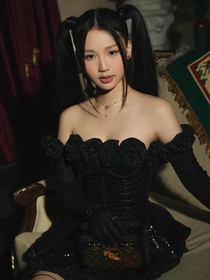 Hình ảnh Amee sexy váy dáng ôm mê hoặc