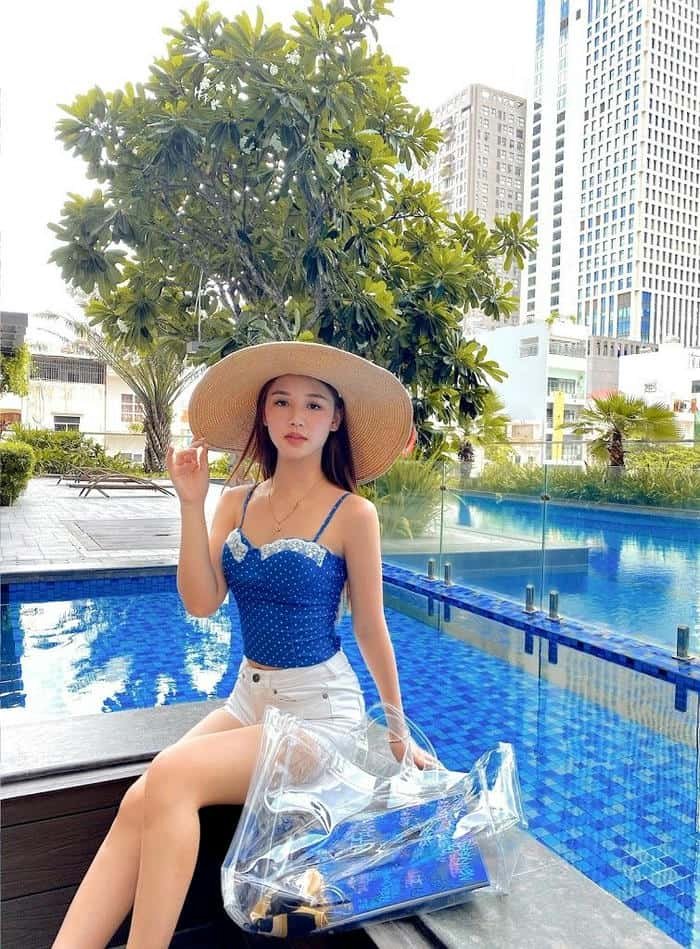 Hình ảnh amee sexy trong bộ áo tắm nổi bật