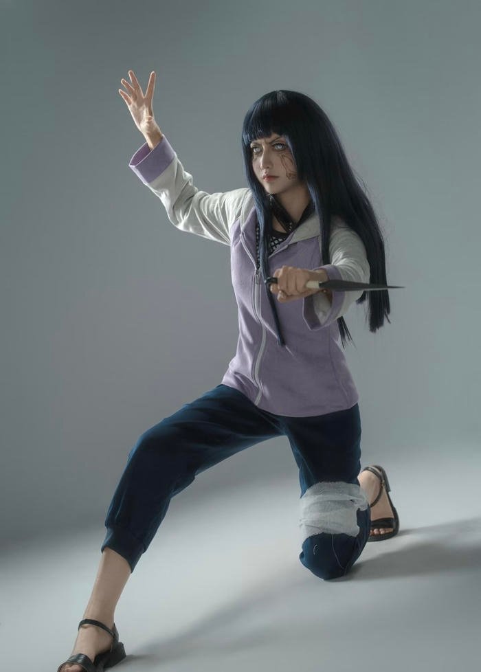Hình ảnh cosplay hinata mang dáng vẻ khiêm tốn