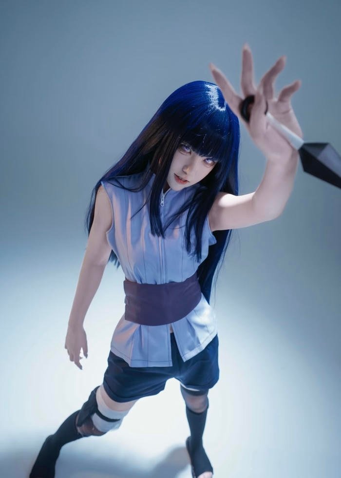 Hình cosplay hinata mang phong cách kín tiếng