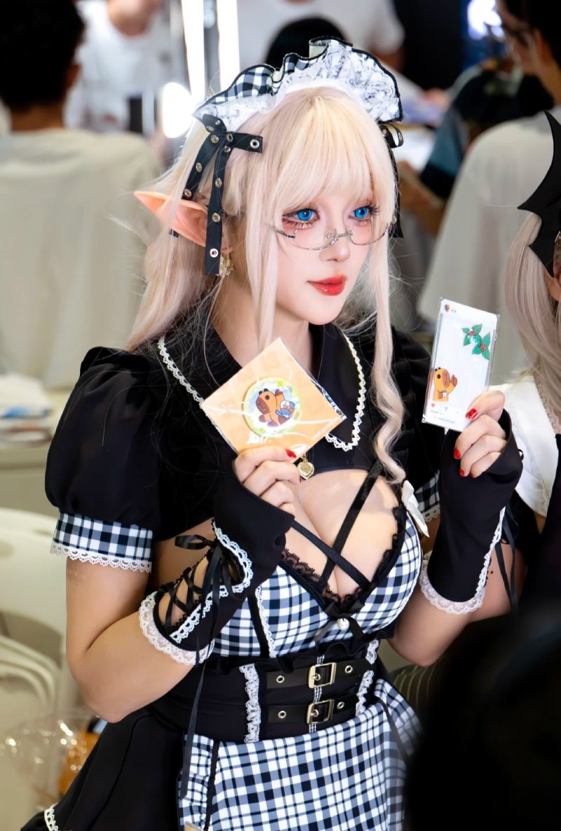 cosplay vú to phong cách sexy nhưng tinh tế