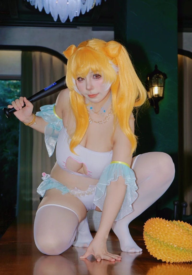 cosplay vú to với trang phục lấy cảm hứng game