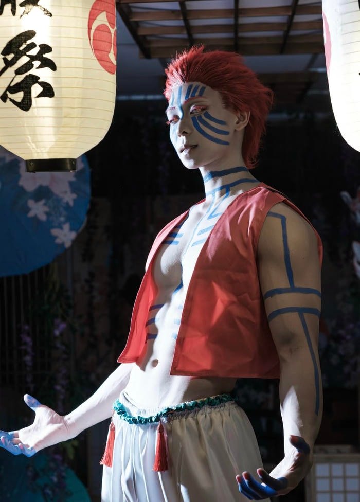 Ảnh cosplay kimetsu no yaiba khắc họa vẻ dai dẳng