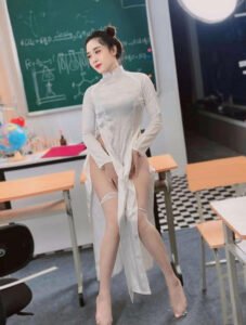 Ảnh sex áo dài rực cháy bỏng body hot