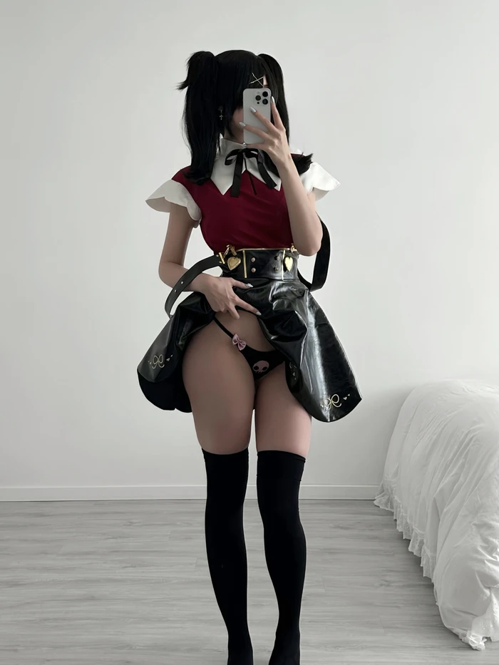 Anime hentai cosplay gái khoái cảm tự sướng