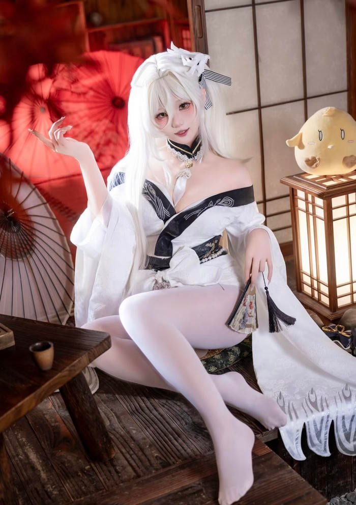 Bức ảnh cosplay trung quốc thể hiện cảm giác kiệm lời