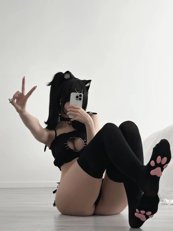 Gái cosplay sexy thủ dâm hentai gợi dục