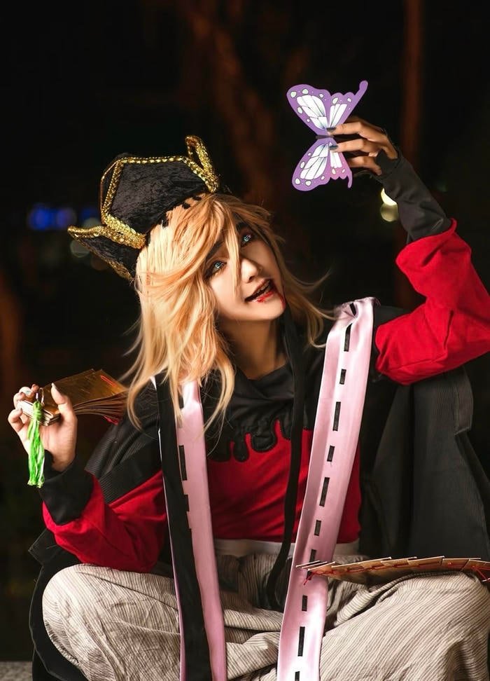 Hình ảnh cosplay kimetsu no yaiba thể hiện phong thái thép