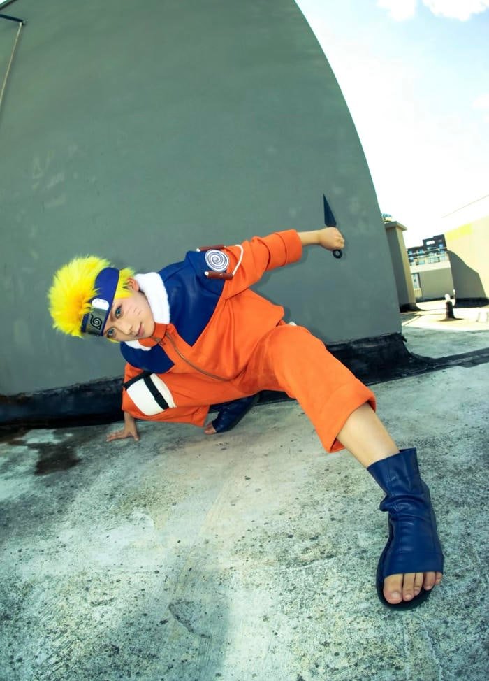 Hình ảnh cosplay naruto thể hiện trạng thái quyết tâm rõ nét