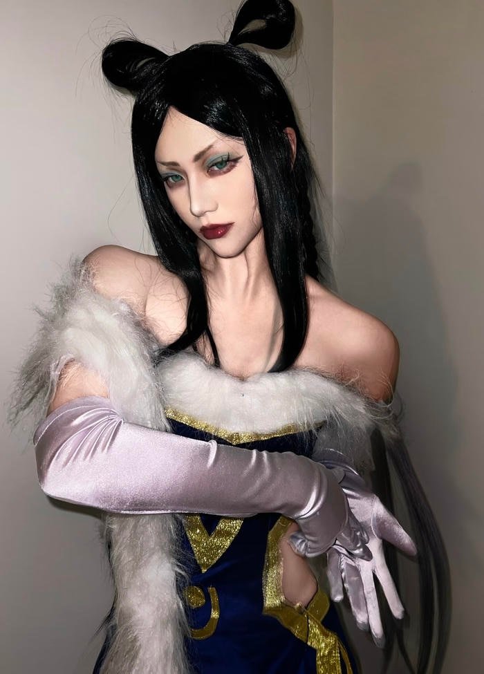 Hình cosplay kimetsu no yaiba tái hiện trạng thái căng cứng