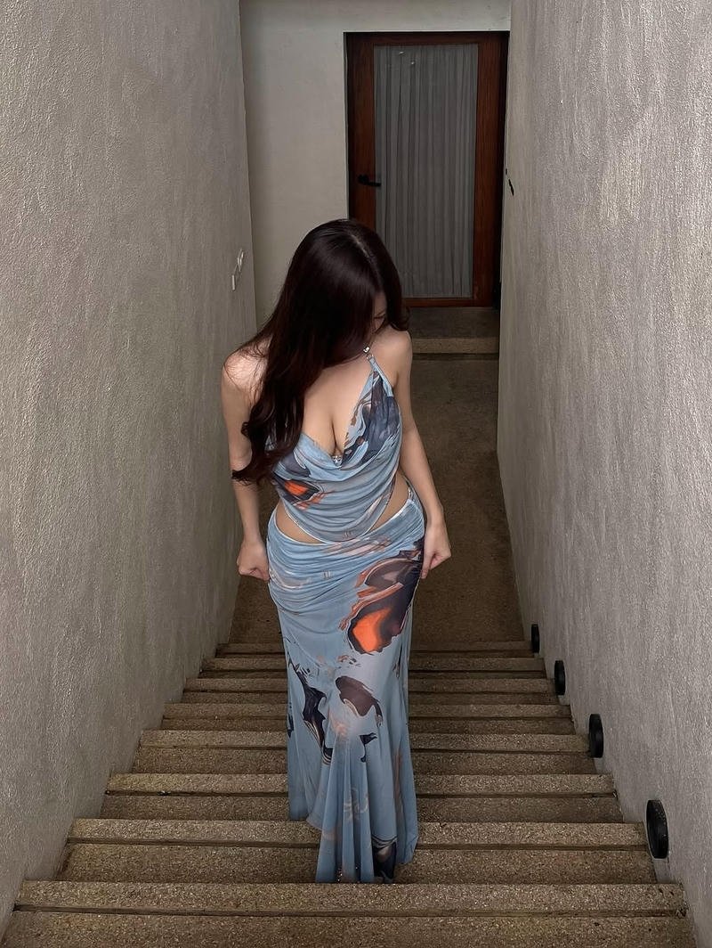 Hình khe vú căng mọng đầy khiêu khích