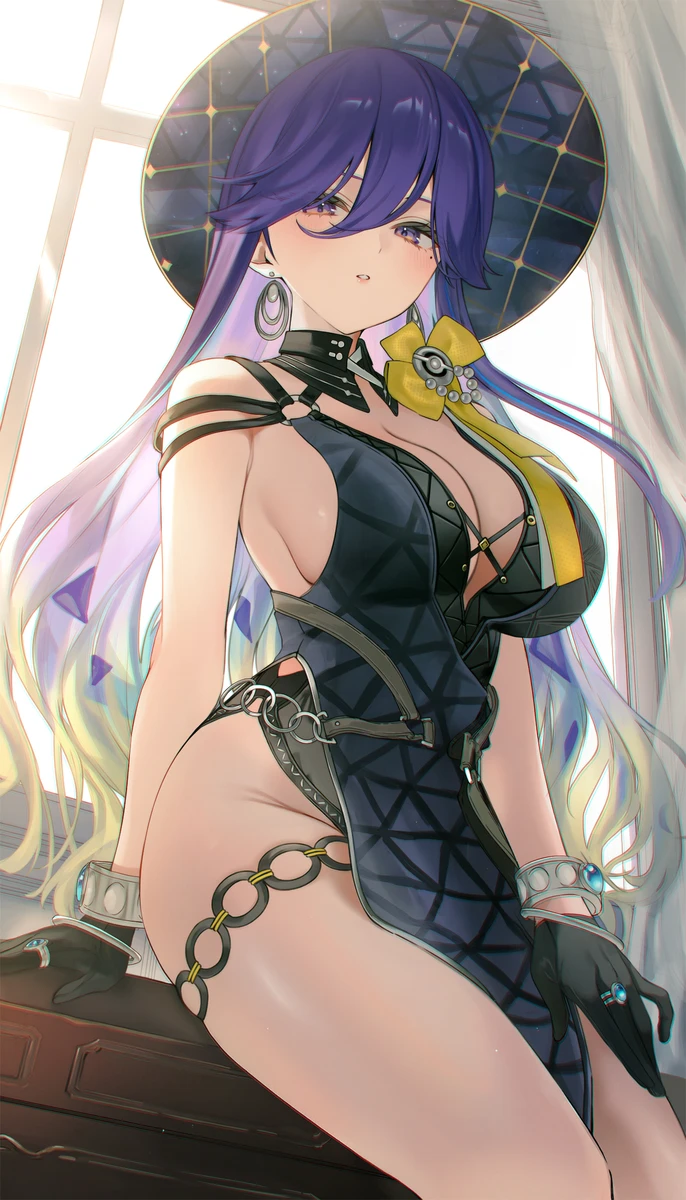 Phù thủy anime mặc váy xẻ táo bạo