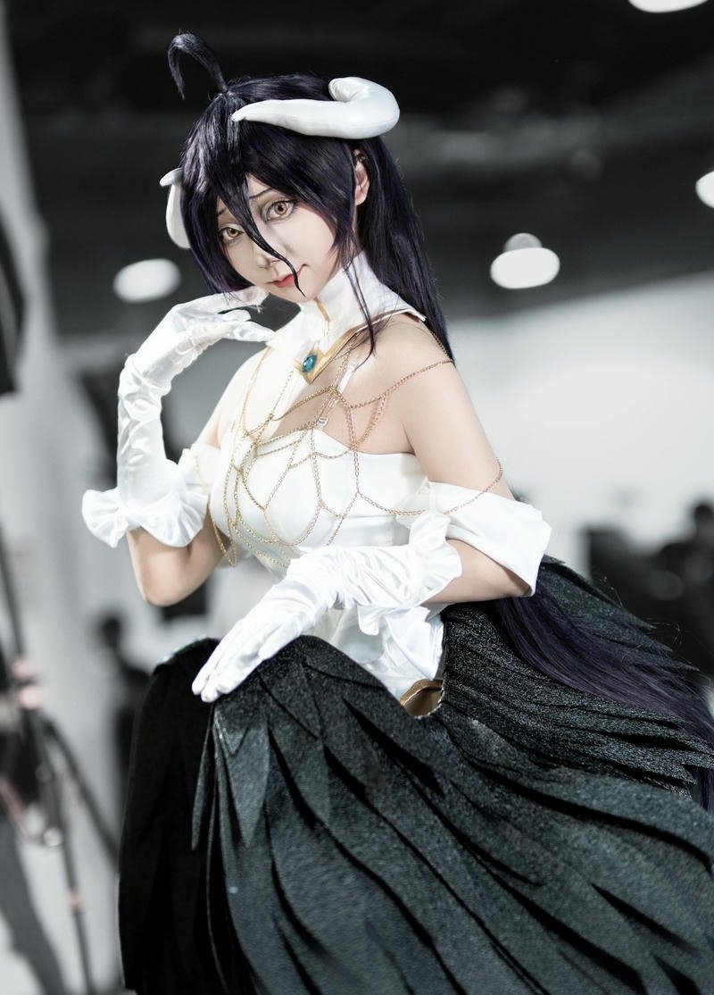 Albedo cosplay mang nét đẹp kiêu sa đầy cuốn hút