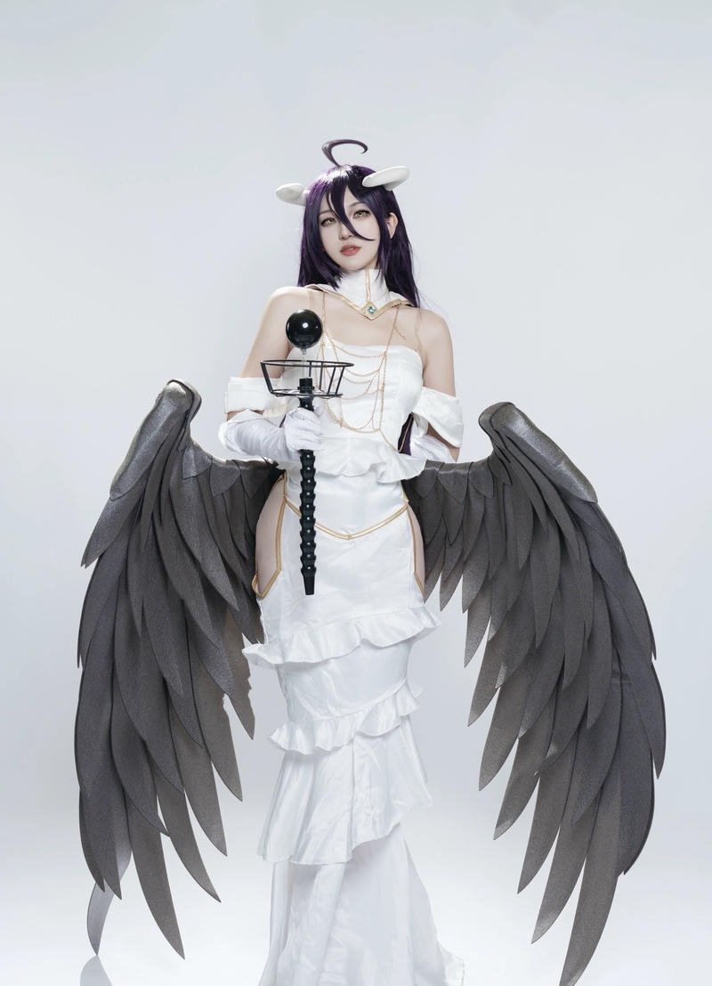 Albedo cosplay mang nét quyến rũ đầy sức hút