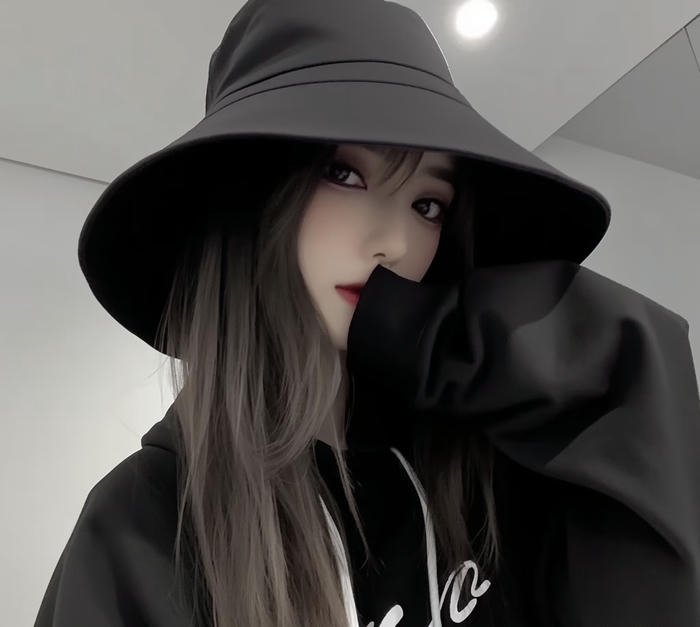 Ảnh avatar nữ nhẹ nhàng cân đối