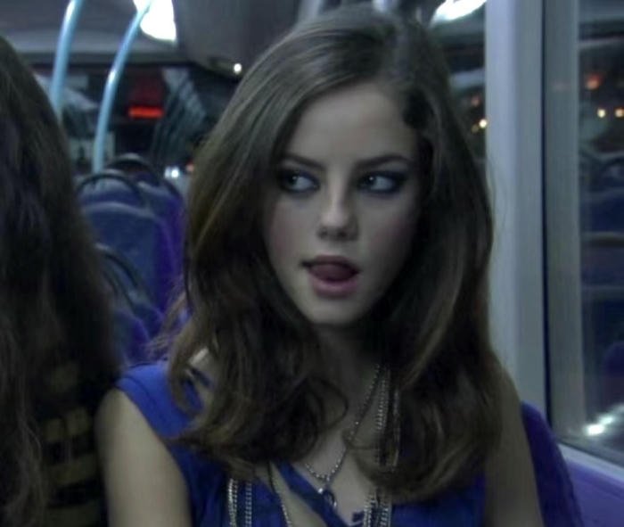 Ảnh avatar nữ nữ tính tự nhiên