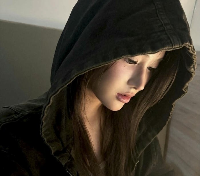 Ảnh avatar nữ thanh lịch gọn gàng