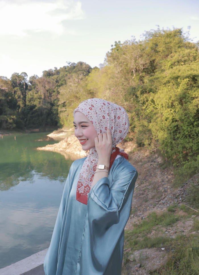 Ảnh avatar nữ thanh thoát dịu dàng