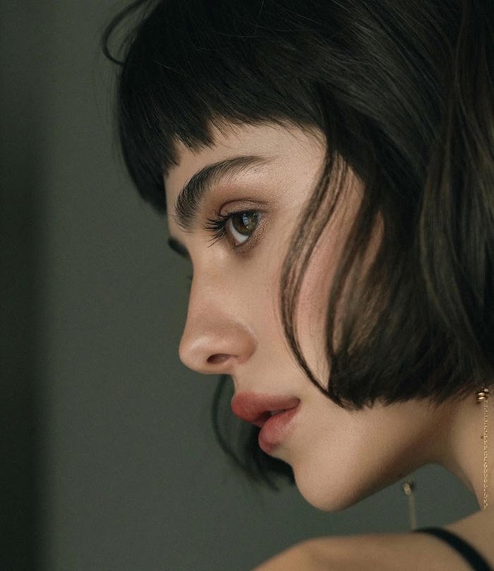 Ảnh avatar nữ tươi tắn hài hòa