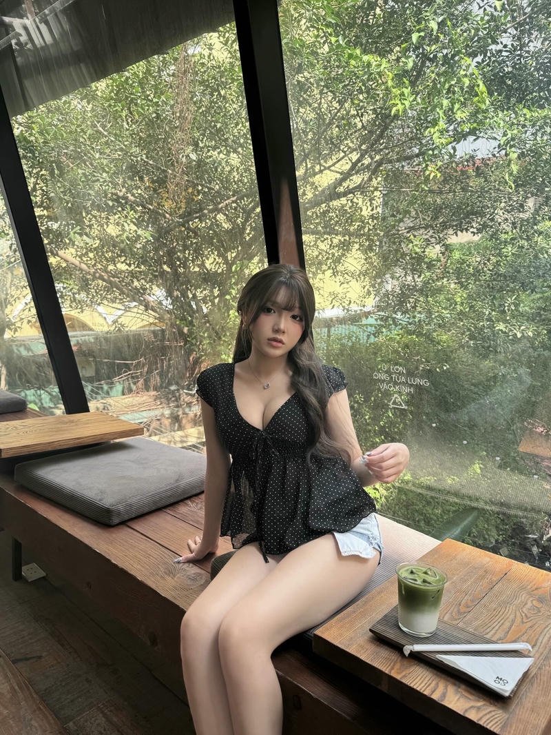 Ảnh cô nàng mặc quần ngắn quyến rũ tuyệt