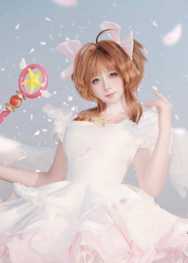 Ảnh cosplay Sakura với nụ cười rạng rỡ cuốn hút