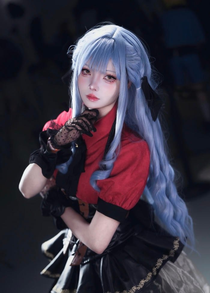Ảnh cosplay anime nữ phong cách dễ thương trong khung cảnh